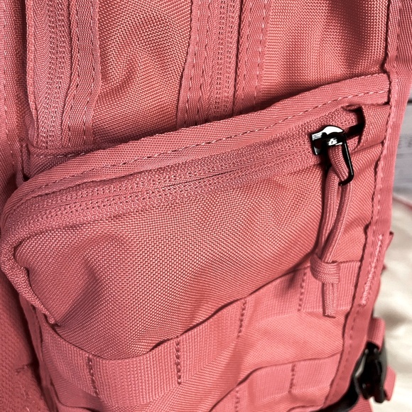 New with Tag Nike SB RPM Backpack Unisex Athletic Travel School Bag Adobe Red - Picture 9 of 15